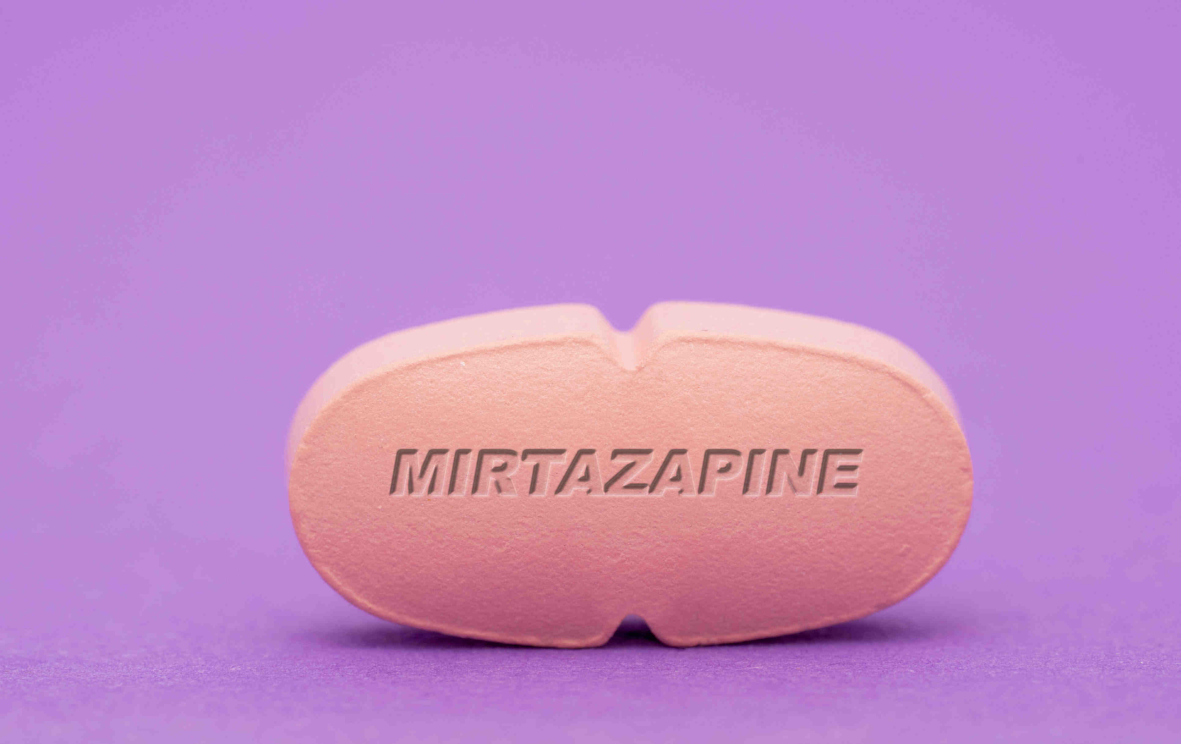 Mirtazapine pour dormir : risques et effets secondaires 