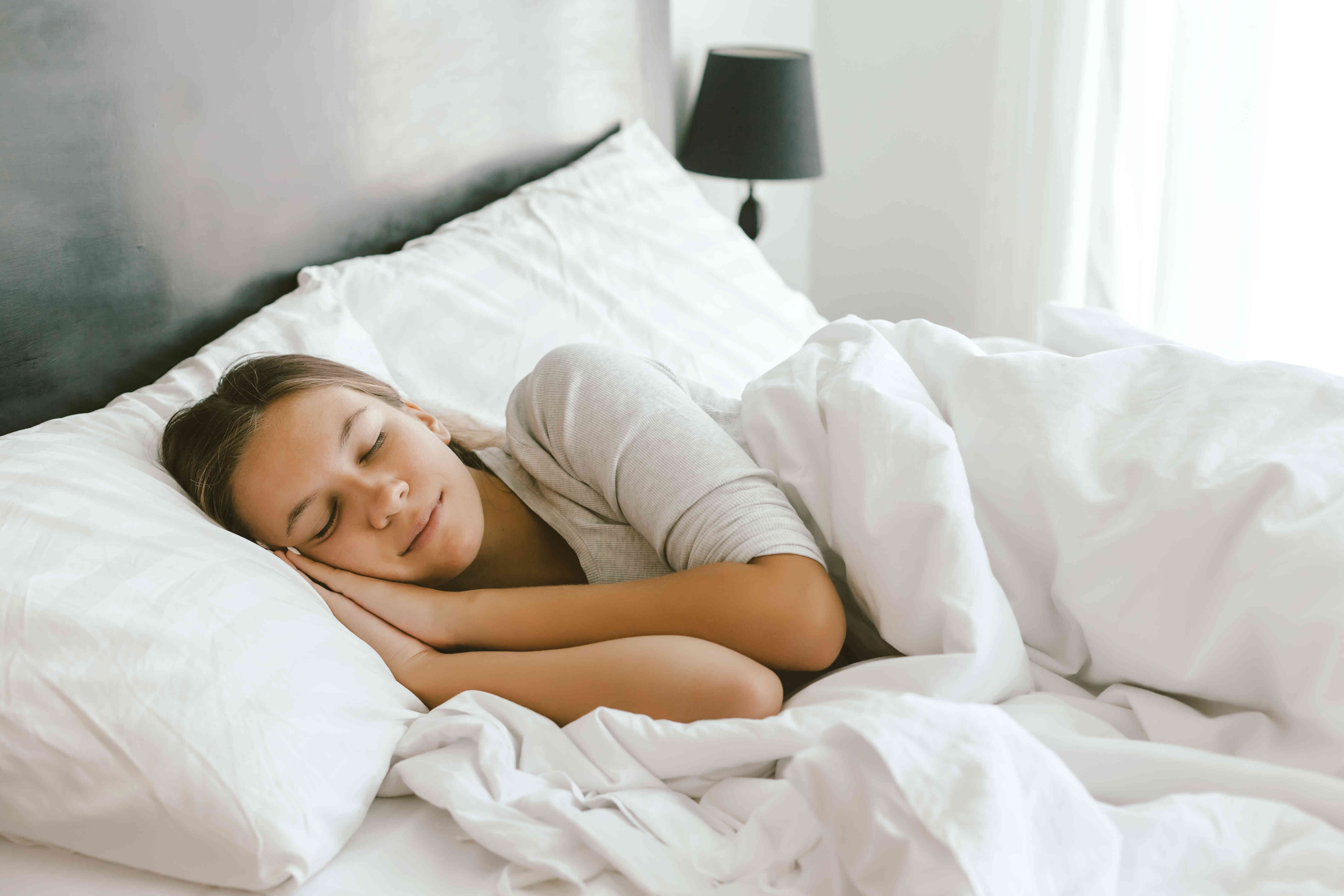 Compenser le manque de sommeil en dormant plus le week-end: une bonne idée?