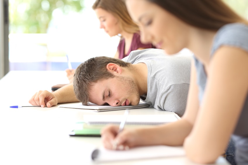 Les causes et conséquences du manque de sommeil chez les jeunes Les causes et conséquences du manque de sommeil chez les jeunes